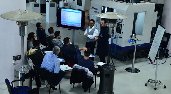 Tezmaksan Akademi Tarafından 19-23 Kasım 2018 tarihlerinde düzenlenen CNC Dik İşleme Merkezi Operatör Eğitimi Tamamlandı.